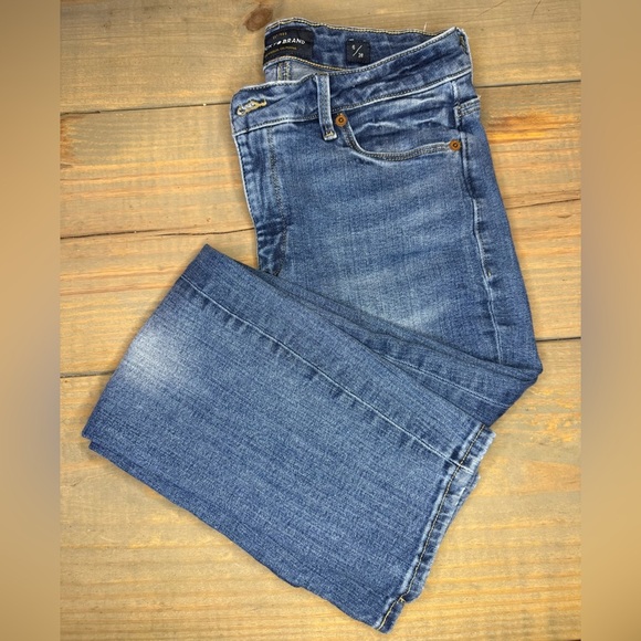 ☘️Lucky Brand Hayden Crop Jeans Size 6/28 Light Wash Distressed Denim☘️ - Picture 1 of 5
